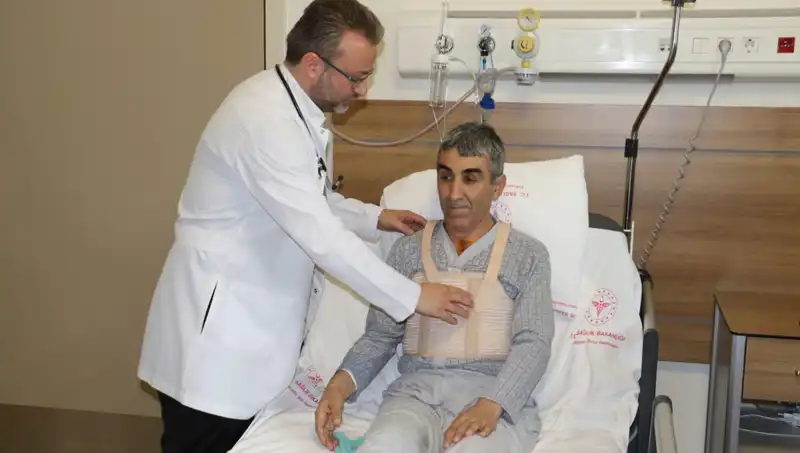 6 Ayda İki Kez Aort Damarı Yırtılan Adamın Ameliyatı 8,5 Saat Sürdü