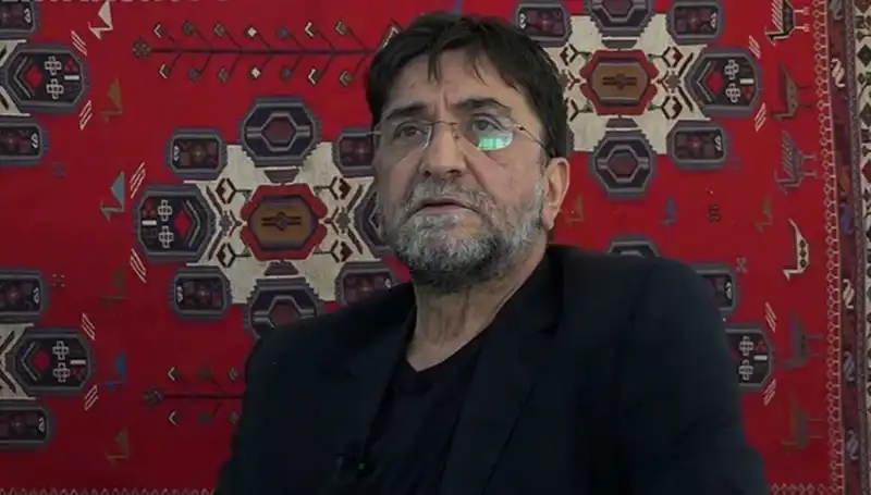 Ünlü Gazeteci Nihat Genç, Hayatını Kaybetti! Medyada Derin İzler Bıraktı