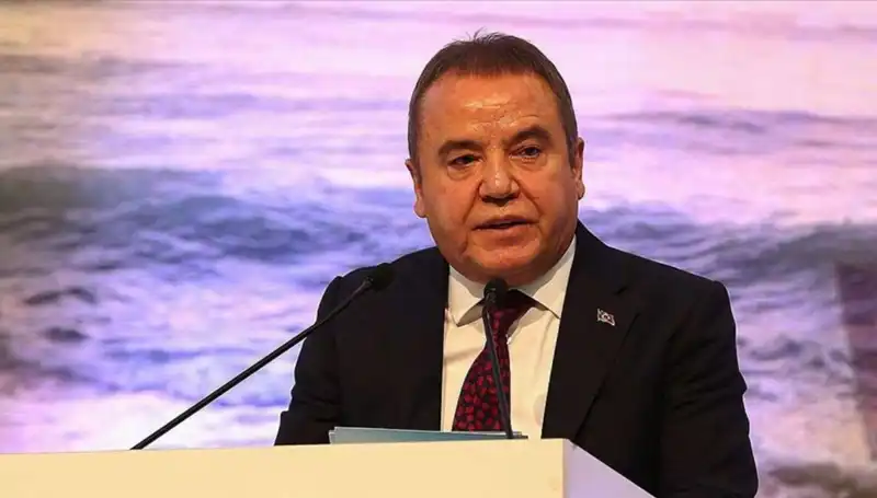 Antalya’nın Özverili Belediye Başkanı: Muhittin Böcek'in Hikayesi