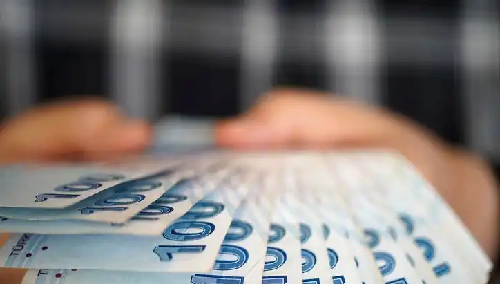 Emekli Promosyon Kampanyaları 2025: Bankalar Ne Kadar Avantaj Sunuyor?