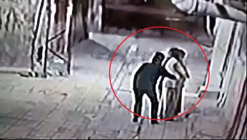 Kapkaççılara Yönelik Sıradışı Operasyon: Polisler Simitçi ve Pazarcı Oldu