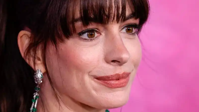 Hollywood'un Gizli İhtirası: Yüzlerine Ölü İnsan Derisi Enjekte Eden Ünlüler