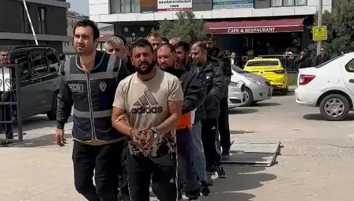 Edirne’de Eş Zamanlı Operasyon: Yedi Firari Şüpheli Yakalandı