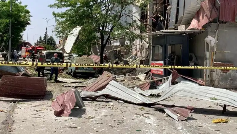 Gaziantep'teki Fabrika Patlaması: Yaralıların Durumu ve Olayın Sebepleri