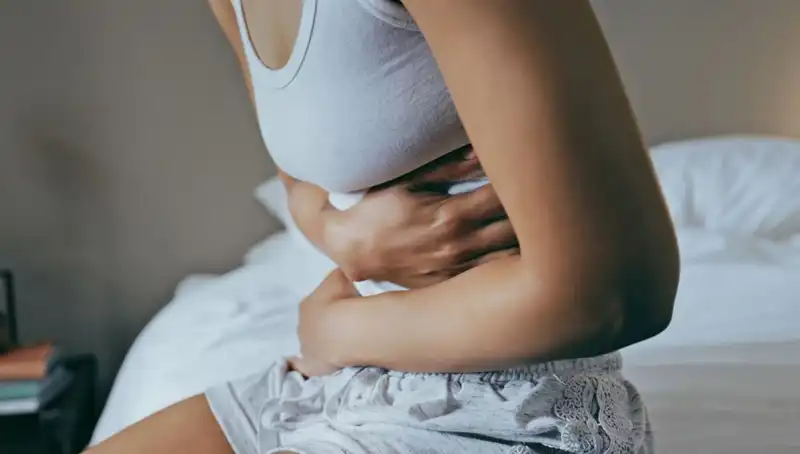 22 Yaşında Bağırsak Kanseri Teşhisi: Gençlerin Unutulmaması Gereken Belirtiler