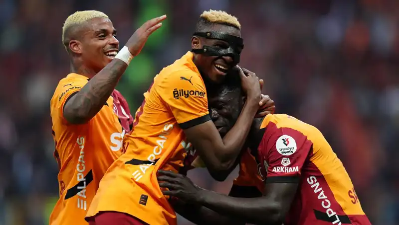 Lemina, Osimhen'in Kararını Destekliyor: Takım Arkadaşlığı Her Şeydir!