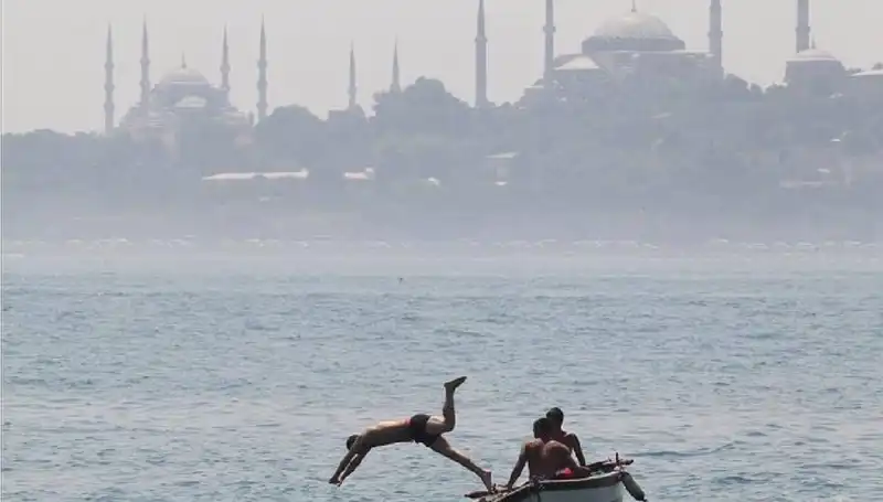 Aşırı Sıcak Hava Dalgası: Türkiye'yi Bekleyen 44 Derecelik Tehlike!
