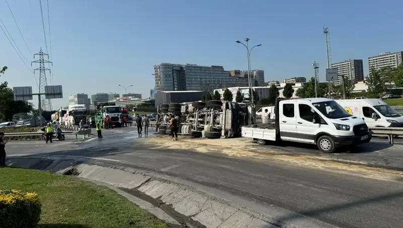 D-100 Yan Yolda Beton Mikseri Devrildi: Olay Yerinde Gelişmeler