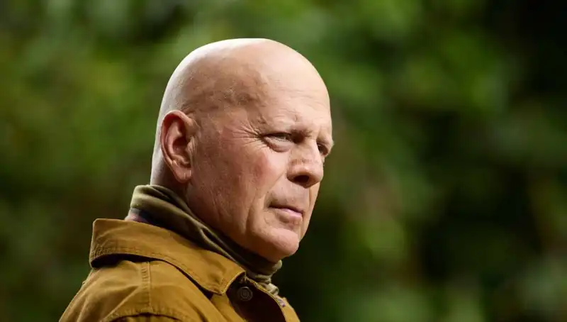 Bruce Willis'in Hastalığı Afazi: Nedir, Belirtileri ve İyileşme Süreci
