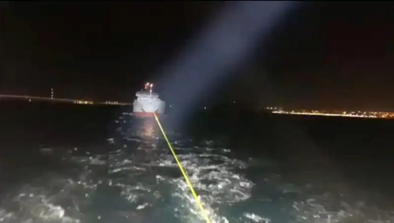 Çanakkale Boğazı’nda Gemi Arızası: Deniz Trafiği Durduruldu, Neler Oluyor?