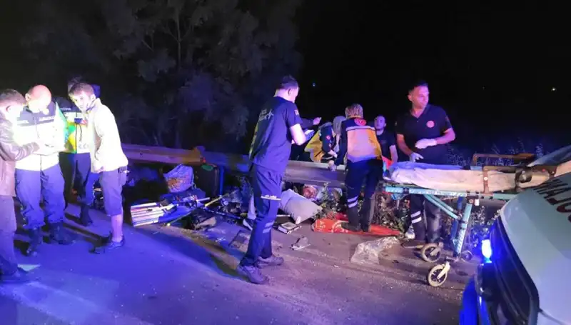 Minibüs Kazasında Savrulan Yolcuların Yaşadığı Korkunç Anlar