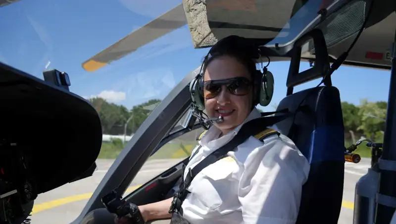 Türkiye'deki Tek Kadın Ambulans Helikopter Pilotu: Yer Çekimine Meydan Okuyan Kahramanımız