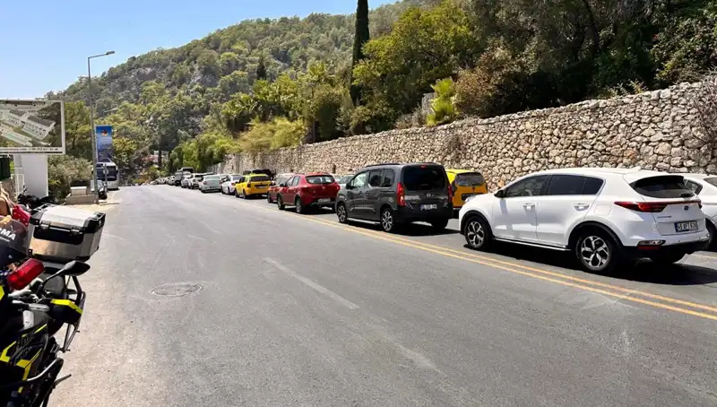 Fethiye-Ölüdeniz Yolunda Yaz Tatili Yoğunluğu: Üç Kilometrelik Kuyruk!