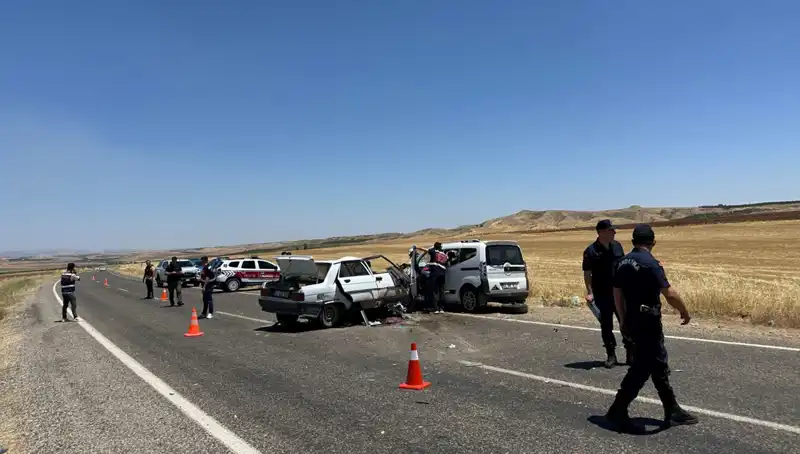 Adıyaman'da Feci Trafik Kazası: 4 Can Kaybı, Vatandaşlar Üzüntüde