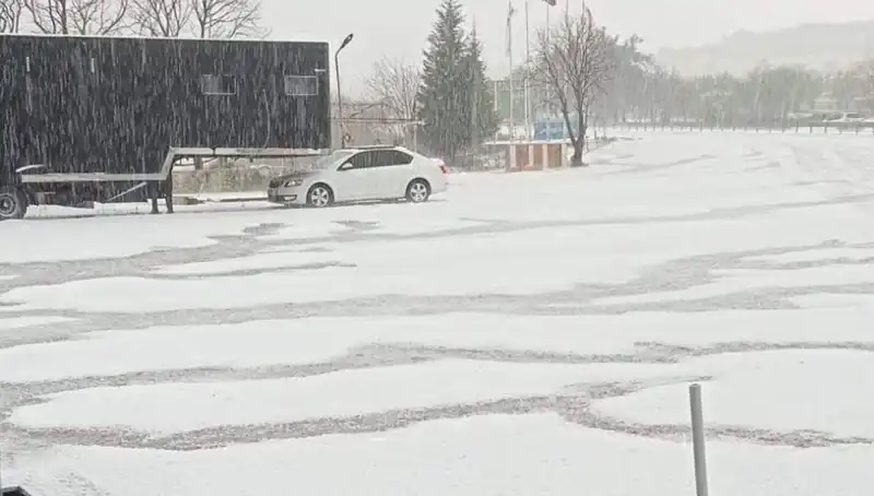 Tekirdağ’ı Beyaza Bürüyen Ceviz Büyüklüğünde Dolu Olayları Şok Etti