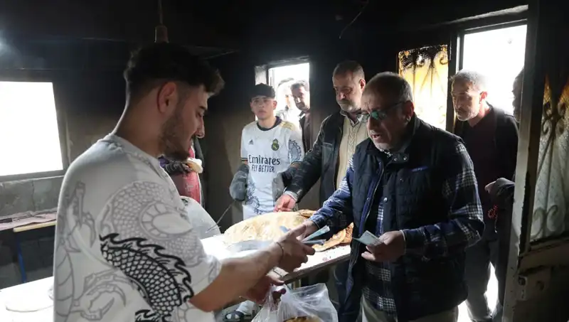 Ekmek İçin 7 Kilometre Yürüyenler: Yoğun Saatlerde Artan Talep Neden?