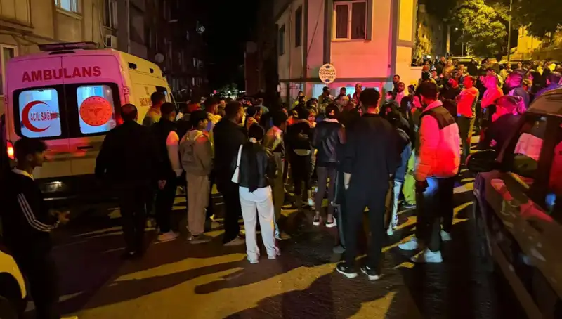 Balıkesir'de Sokak Ortasında Kanlı Kavga: Hayatını Kaybeden Genç