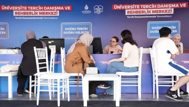 İstanbul'da Üniversite Tercih Danışma Merkezleri Açıldı: Nerelerde Bulunuyorlar?