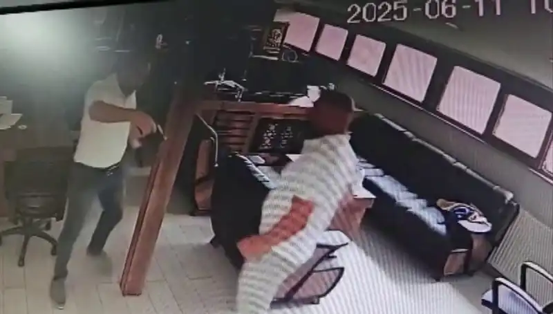 Alacak Verecek Tartışması Kanlı Bir İfade Buldu: İş İnsanı Kalfa Tarafından Öldürüldü