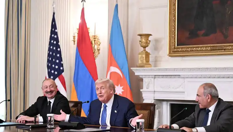 Aliyev'den Ermenistan'a Anayasa Çağrısı: Zaman Kaybı Olmadan İlerleyelim