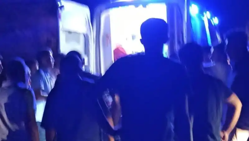 Otomobil Uçuruma Yuvarlandı: Sürücü Zor Anlar Yaşadı