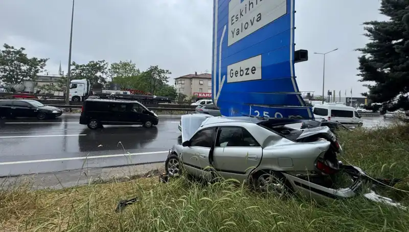 Trafik Levzasına Çarpan Araçta Tek Yaralı: Kazanın Detayları