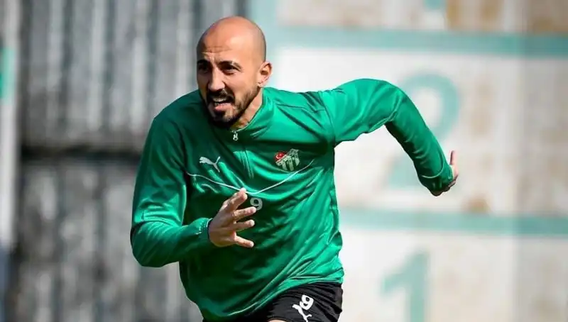 Milli Futbolcunun Geleceği: 2. Lig'de Yeni Bir Macera mı Başlıyor?