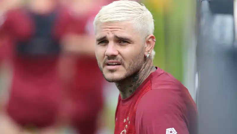 Icardi'nin Ödeme Yükü: Osimhen ve Kerem Aktürkoğlu Hakkındaki Açıklamaları