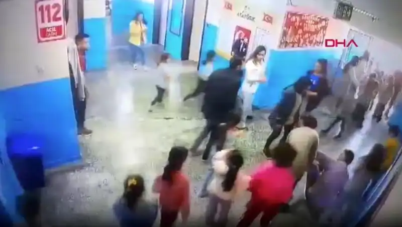 Öğrencinin Hayatını Kurtaran Müdür Yardımcısı: Kahramanlık Anları