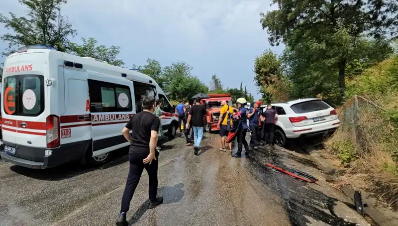 Sakarya'da Kamyonet ile Cip Çarpıştı: 5 Yaralı, 4’ü Çocuk!