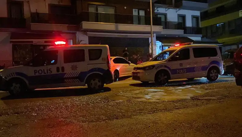 Kocaeli'de Gençler Arasında Bıçaklı Kavga: İki Yaralı, Olay Yerinde Neler Oldu?