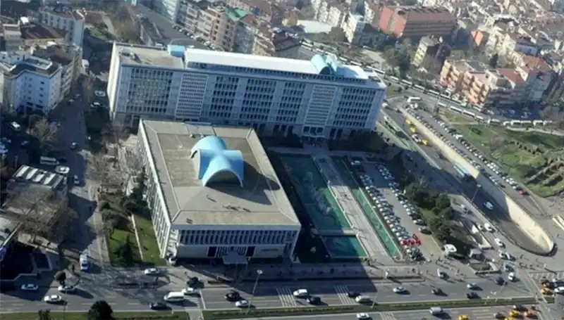 İBB Soruşturmasında "Enderun" WhatsApp Grubunun Mesajları İnceleniyor