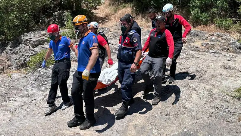 Kayalıkların Arasında Gizlenen Sır Ölüm: Doğanın Karanlık Yüzü