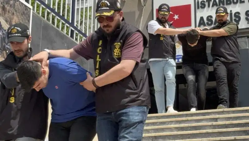 Üsküdar'da Silahlı Saldırı: İki Kişi Gözaltında ve Olayın Ayrıntıları Ortaya Çıkıyor