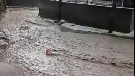 Sivas'ta Şiddetli Sağanak ve Dolu, Hayatı Olumsuz Etkiledi