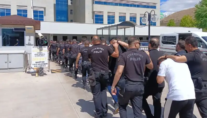 Ankara'da Tehditle Haraç Keserek Suç İşleyen Çeteye Büyük Operasyon!
