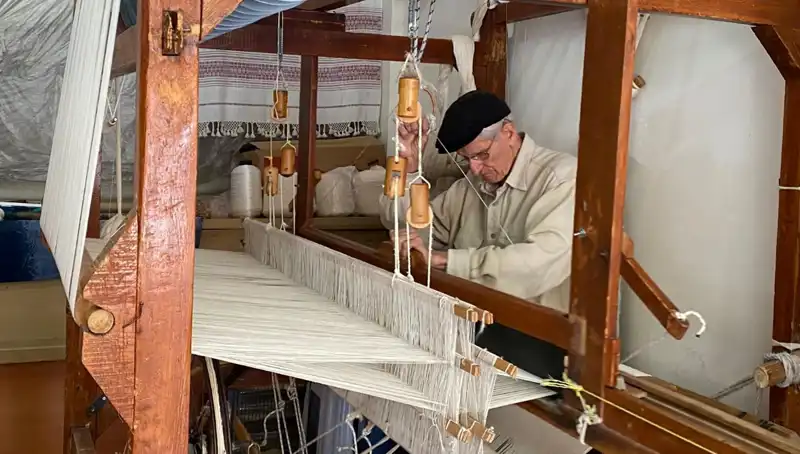 62 Yıldır İpleri Sanata Dönüştüren Usta: Geleneksel El Sanatlarının Sırrı