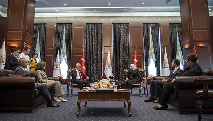 AK Parti'nin Bayramlaşma Programı Açıklandı: CHP Neden Yer Almadı?