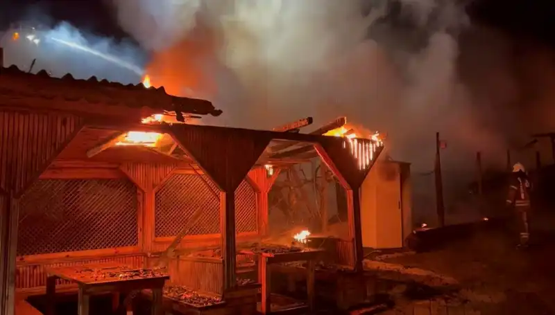 Şile’deki Altı Gözleme Restoranı Alev Alev Yandı, Halk Şokta!