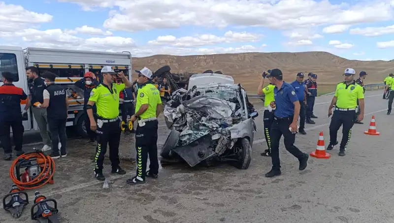 Yozgat'ta Feci Kaza: Üç Kişi Hayatını Kaybetti, İki Yaralı