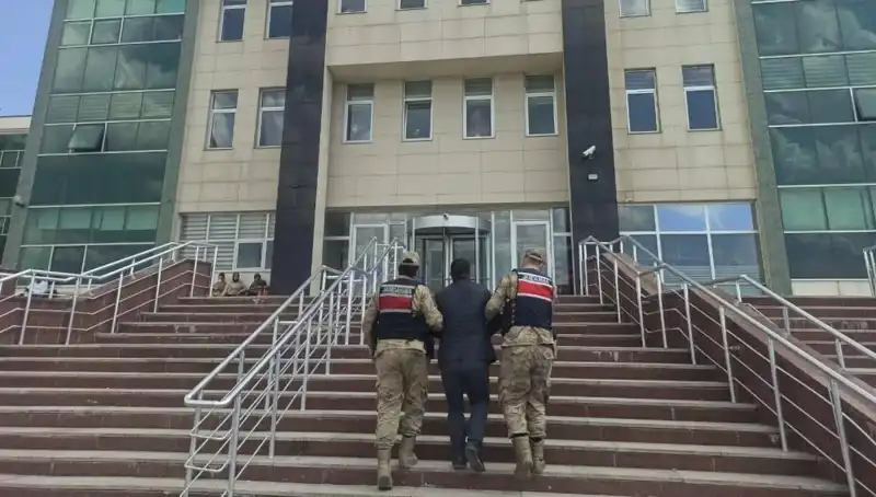 Hapis Cezasıyla Aranan Şahıs, Gizlendiği Yerde Ele Geçirildi