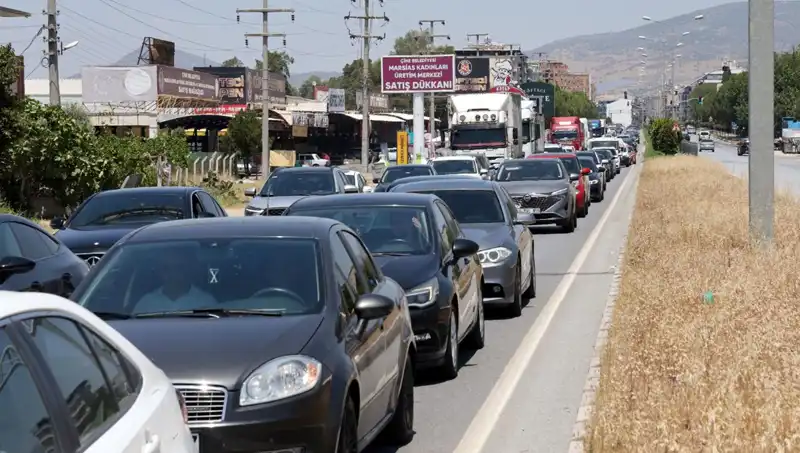 Aydın-Muğla Arasında 60 Kilometrelik Araç Kuyruğu: Nedenleri ve Sonuçları!