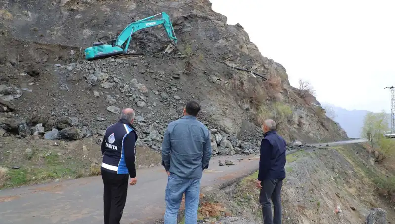 Hakkari’de Kaya Düşmeleri İçin Yeni Önlemler Alınıyor
