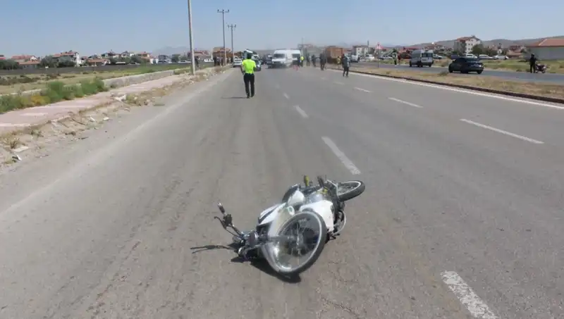 Dur İhtarı Aşılmazsa Ne Olur? Polise Çarpan Araçla Şok Olay