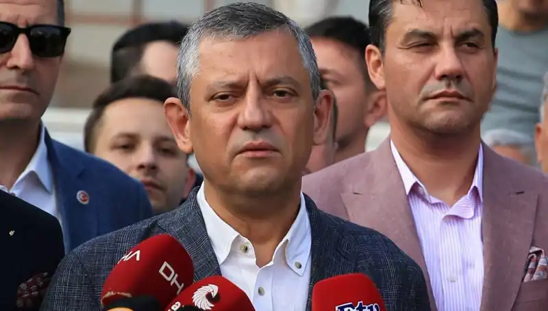 Özgür Özel: "Sandığı Ortadan Kaldırmak İstiyorlar" İfadeleriyle Seçim Güvenliğine Dikkat Çekti