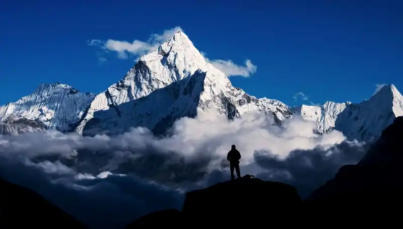 Everest Dağı'nda Bir İlk: Tırmanış Deneyimi Nasıl Değişiyor?