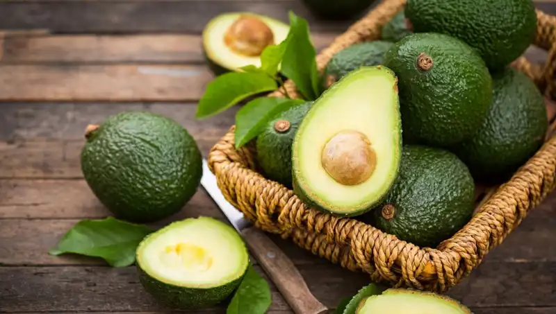 Avokado: Sağlıklı Bir Süper Gıda mı Yoksa Zararlı mı?