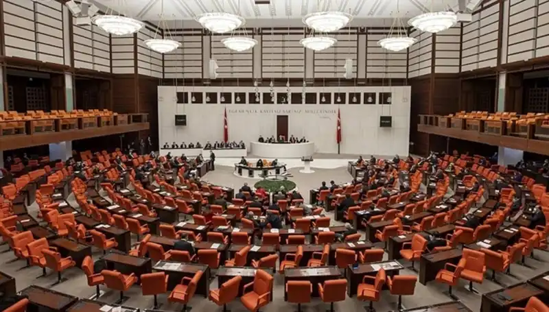 Meclis'te Gıda Zehirlenmesi İddialarına Cevap Geldi: Hasan Turan Neler Söyledi?
