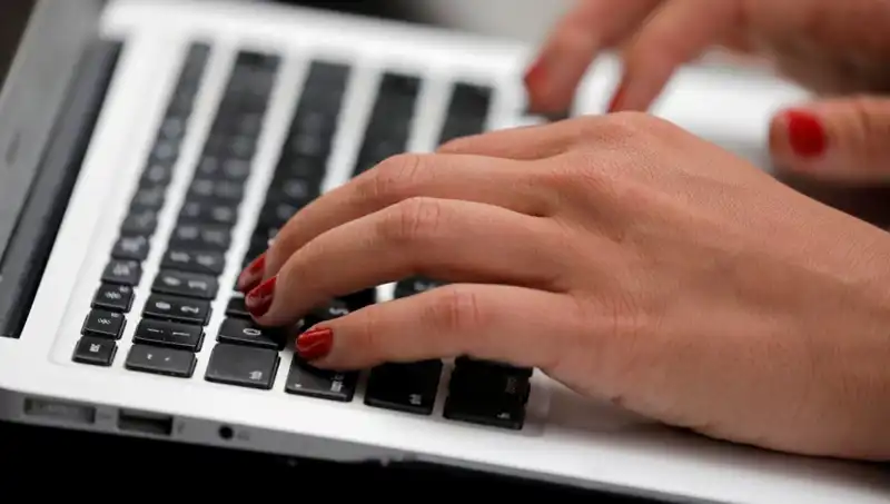 Laptop Mikrofonları Tehlike Saçıyor: Kapalıyken Dinlenme İhtimali Var!