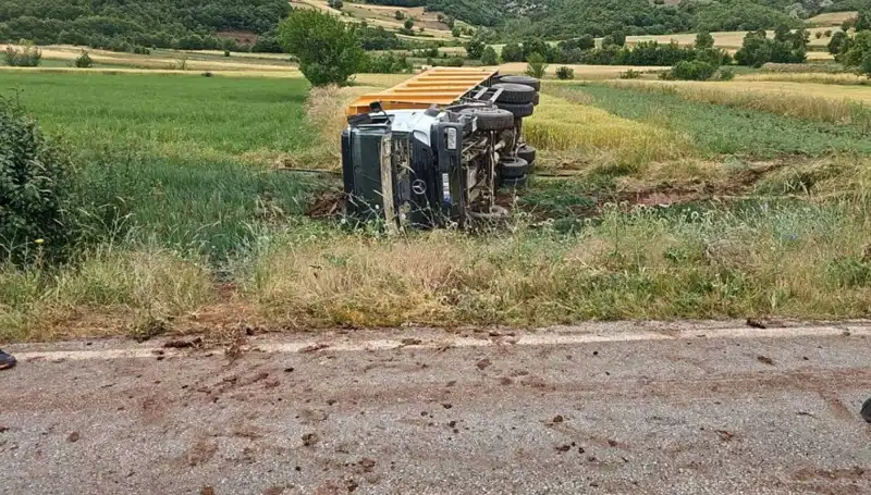 Tokat’ta Kamyon Devrildi, Şoför Hayatını Kaybetti: Kaza Anı Korku Dolu Anlar Yaşattı